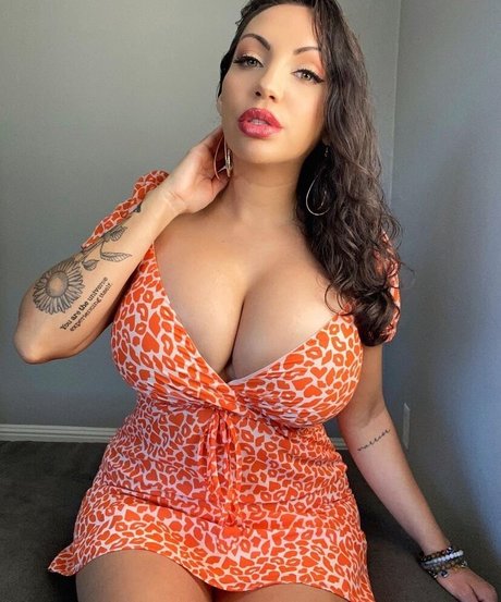 Crueltyfreecurves HDポルノスター ギャラリー