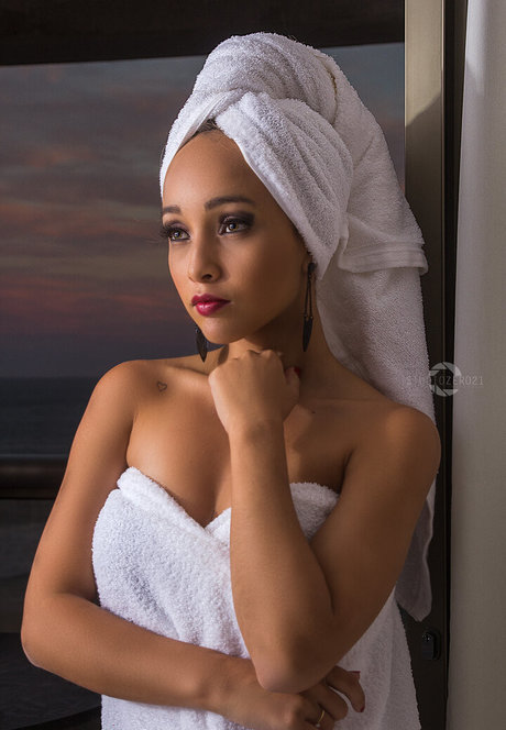 Larisse Farias ポルノスター ホット 写真