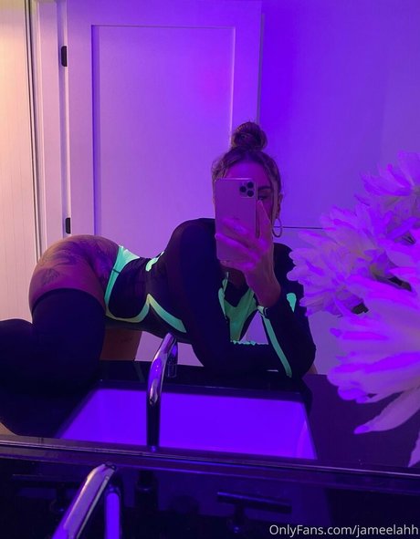 jameelahh ポルノモデル ギャラリー