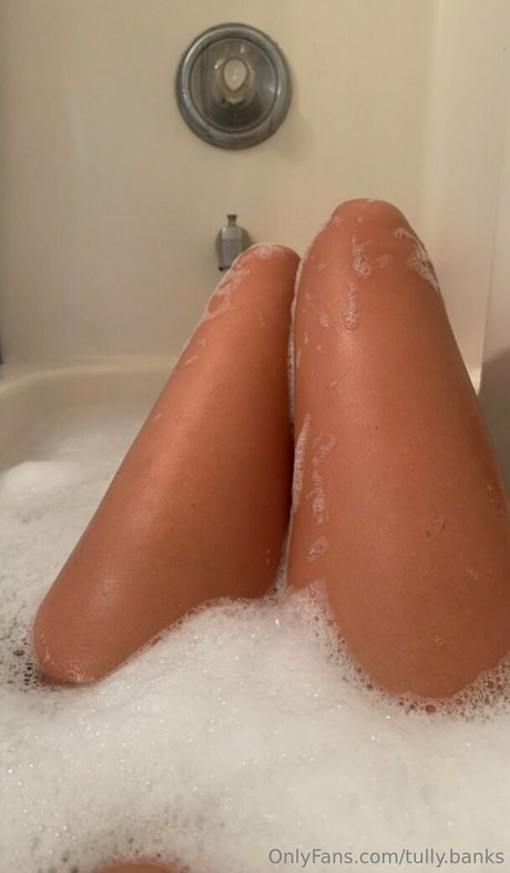 tully banks セクシーなポルノスター 写真