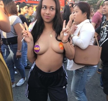 膨らみ OnlyFans 無料裸 写真