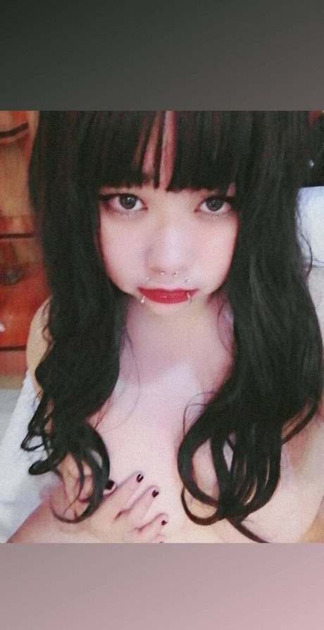 Luna Drei ポルノモデル ギャラリー