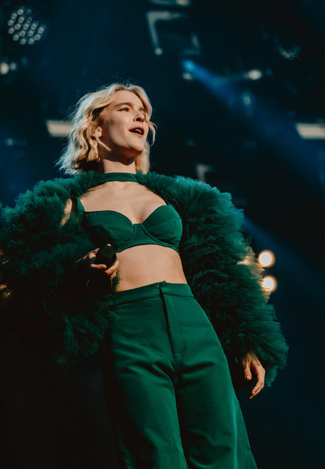 Pommelien Thijs ヌードのポルノスター 写真