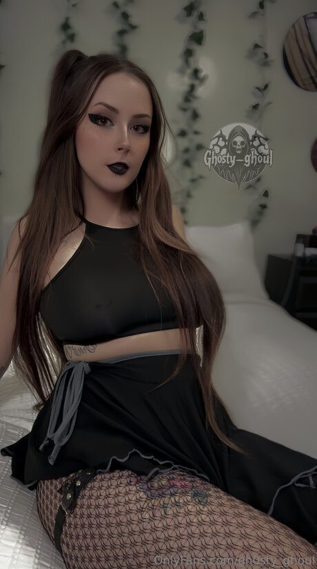 小柄で痩せたOnlyFans セクシーヌード 画像