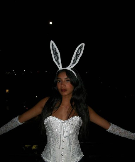 Maya Mayanalluri ヌードのポルノスター ギャラリー