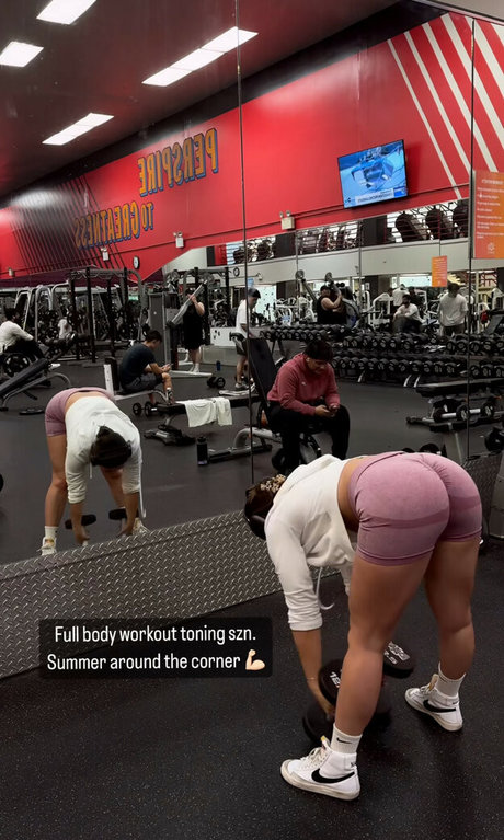 Kaitlin Reagan アダルトモデル 写真