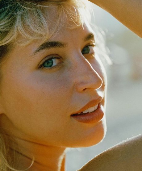 Beatriz De Brito ポルノスター アダルト ギャラリー