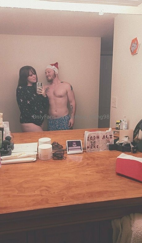 unholy thing98 女優 写真