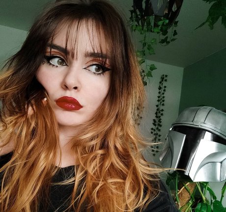 黒髪の熟女OnlyFans 無料セクシー 画像