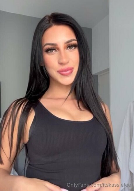 曲線美の黒檀OnlyFans セクシーxxx 画像