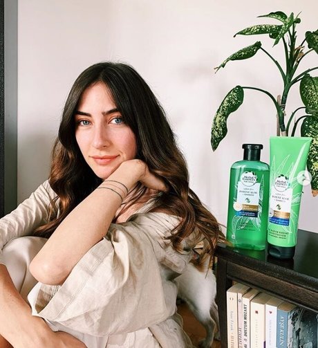 Hazar Motan ホットモデル 画像