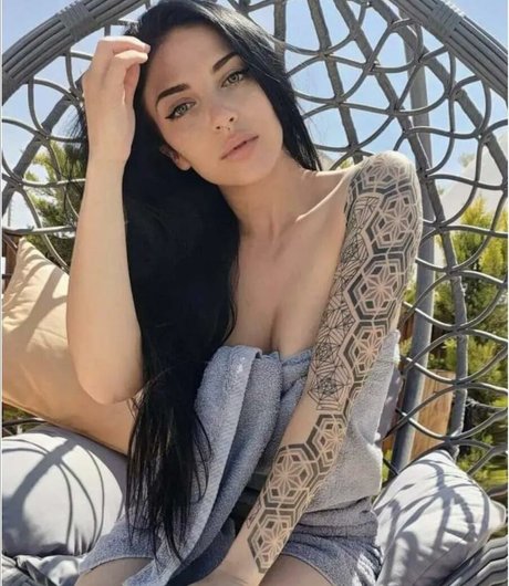 Alice Lane Pandini 独占ポルノスター 写真