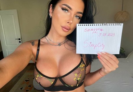 曲線美の黒檀OnlyFans ヌード 画像