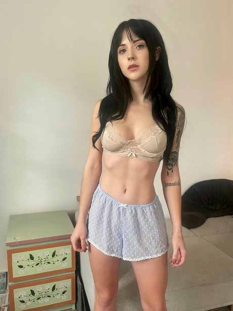 曲線美のティーンズOnlyFans ポルノグラフィック 画像