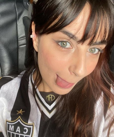 Mariana Karpukovas ポルノスター 裸 写真