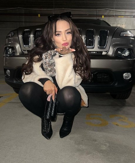 Mae Welsch ポルノスター 独占 画像