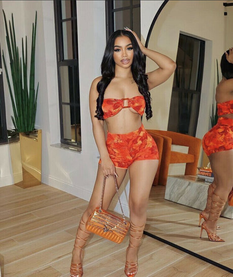 Tatiana Chanell ポルノスター 独占 画像