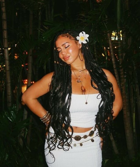 Asia Monet Ray ポルノスター 裸 写真