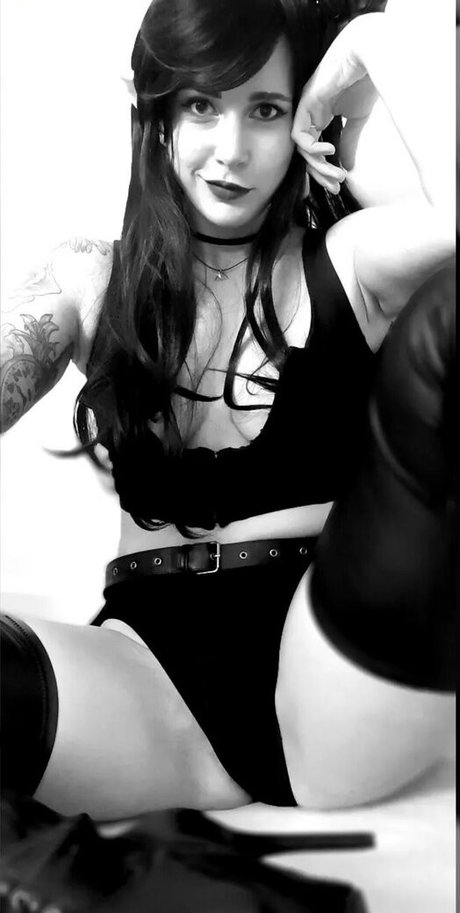 Salunes secret xxx女優 写真