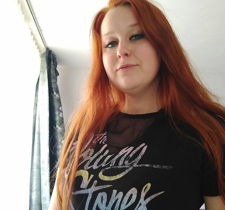 ぽっちゃりブロンドOnlyFans アダルト アーカイブ