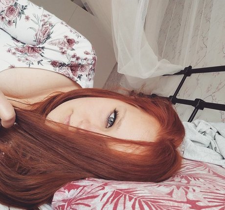 Goddess Julia 裸のポルノスター ギャラリー