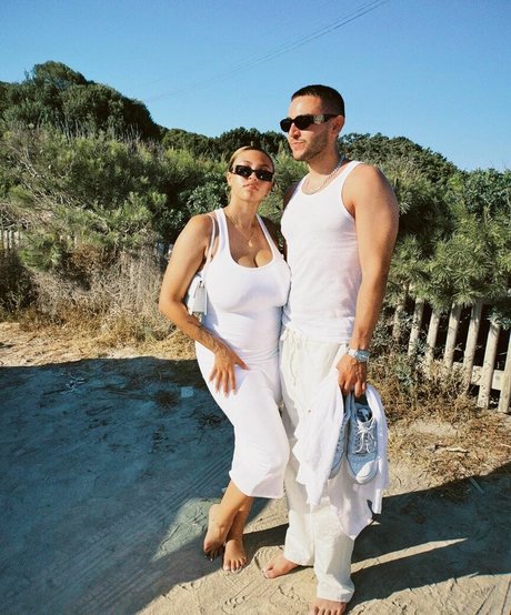 Mahalia 裸のスター アーカイブ