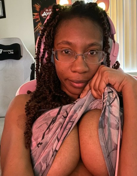 strawberry bubbles アートポルノスター 画像