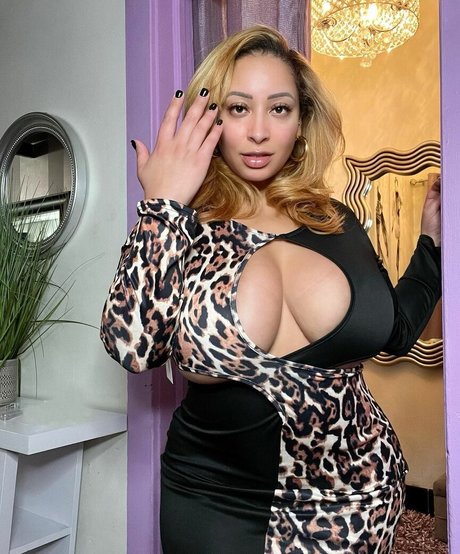 tylea adore エロティックなスター 写真