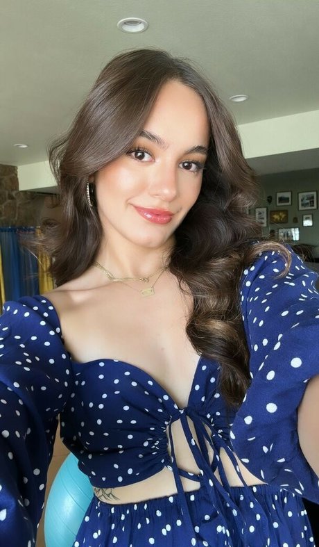 Andrea Guti rrez 美しいスター 画像