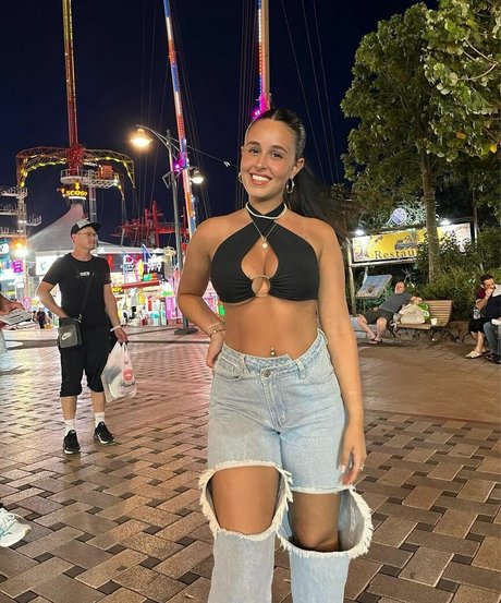 May Cohen ポルノスター ヌード ギャラリー