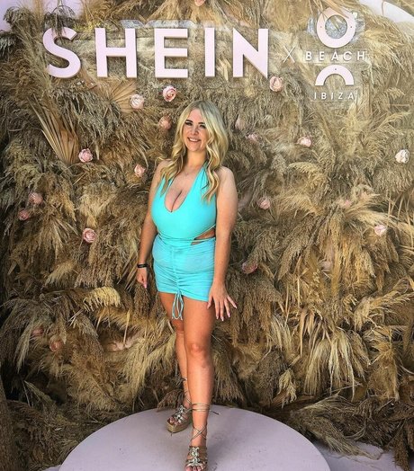 Demi 34JJ ホットなポルノスター 写真