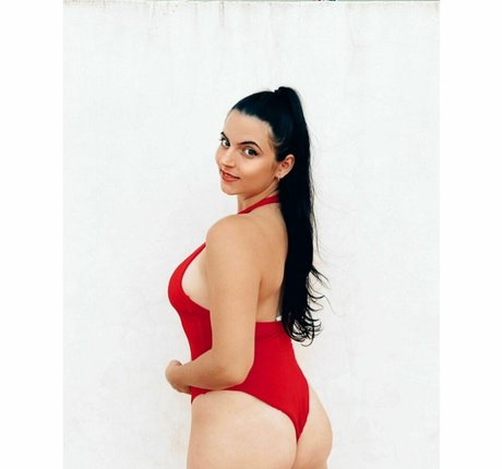 laura 62 ヌードモデル 写真