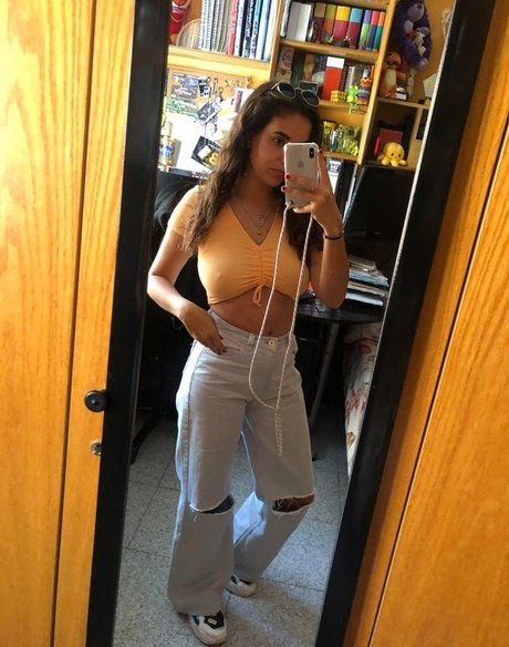 Busty Love 美しいスター 写真