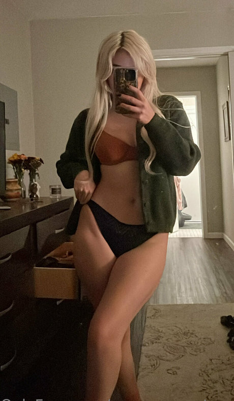 ブロンドオンリーファン 無料セクシー アーカイブ