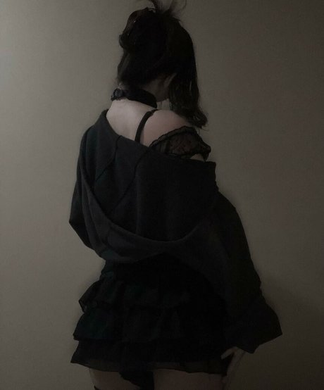 フィンドムオンリーファンズ エロチック 写真