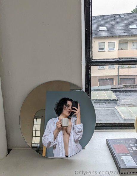 zoeunholy top profile image