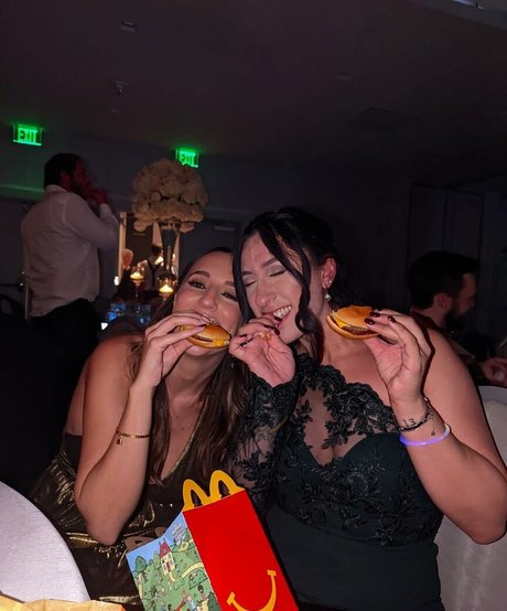 Monica Gonzalez スター ギャラリー