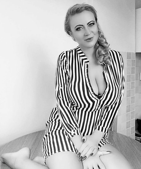 Berina Fati 独占スター 写真