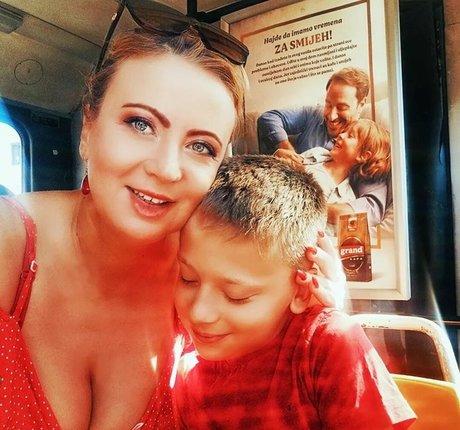 Berina Fati 美しいモデル 写真