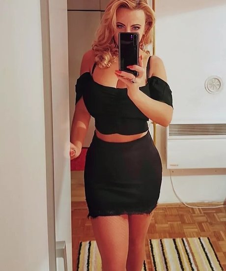 Berina Fati かわいいモデル 写真