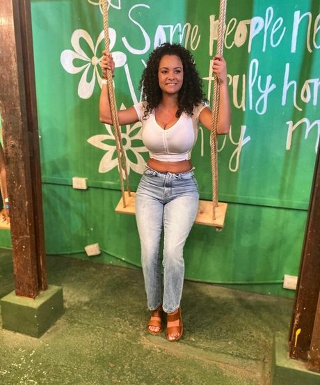 Nicole A Foster ヌードスター 写真