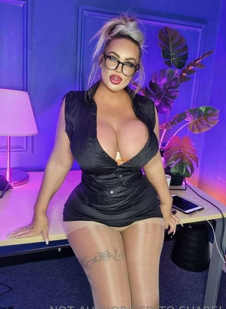 サッカーママOnlyFans ホットxxx 写真