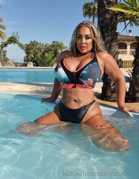 ビンボオンリーファンズ ポルノ 写真