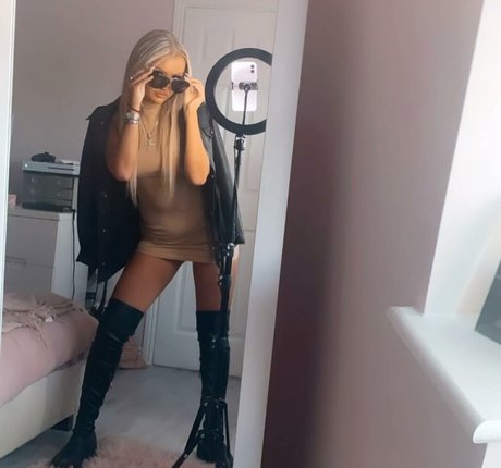 黒人無料OnlyFans ポルノグラフィック 写真