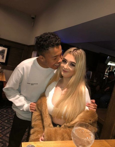 曲線美の赤毛OnlyFans ベスト 写真