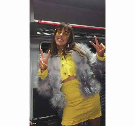 ハンズオンリーファン アート裸 写真