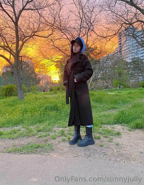 sunnyjully かわいいポルノスター 写真