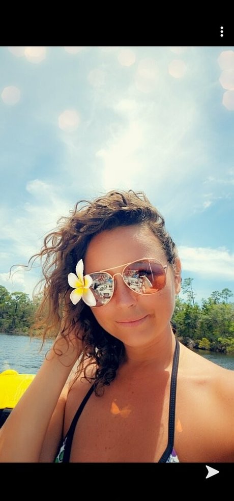 nellebeachgirl ポルノスター 写真