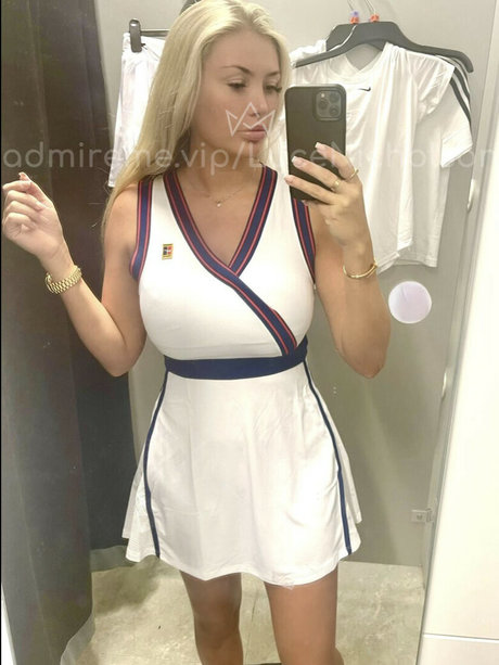 Lucy Nicholson ヌード女優 写真