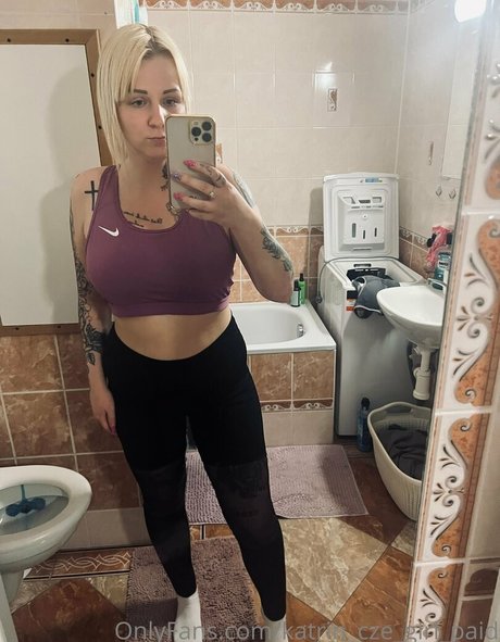 katrin cze girl paid HDモデル 画像